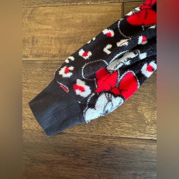 Minnie Mouse Fuzzy Onesie - Picture 3 of 10